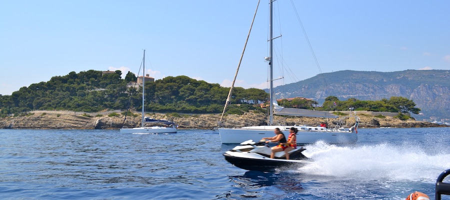 La chasse sous-marine à Marseille - Yachting Events - Séminaire bateau et  location catamaran